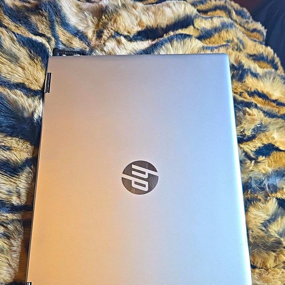 HP Pavilion 15.6" FHD i5 2.5GHz 8GB RAM 256GB SSD Win10 Backlit+Chgr